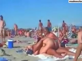 Sarılı oryantal ayakkabılar tombul genç xxx video içinde tıknaz 2015