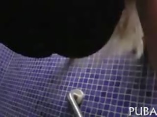 Hawt perempuan membolehkan bingkah bermain dengan beliau succulent botak faraj