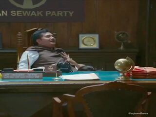 Indian Politician's secretary sucks him