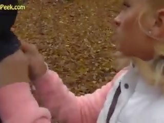 Cutest วัยรุ่น บลอนด์ เคย สาธารณะ pov ใน ป่า: ฟรี สกปรก หนัง c9