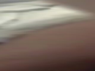 בלונדיני syssy femboy להיות מזוין עם שלה אדום gstring