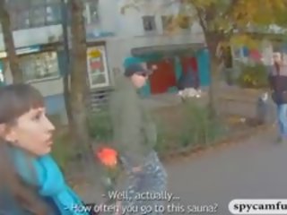 Koleś przybity elita laska w za sauna jacuzzi i wideo taśma to