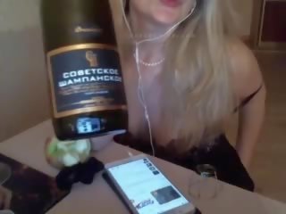 Ret r sie puts sie muschi auf die flasche, sex 09
