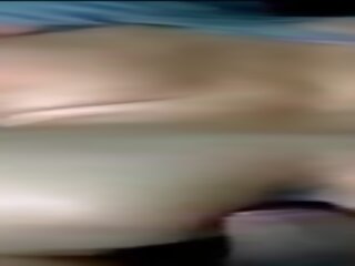 Ми follo а ми hermana ен perrito y ле acabo afuera