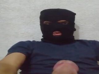 Novinho mascarado na punheta pt 1