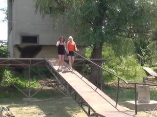 非凡 女儿 乱搞 调皮 旧的 neighbour 女同志