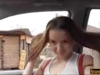 Enticing najstnice hitchhiker olivia grace dobi zajebal s stari