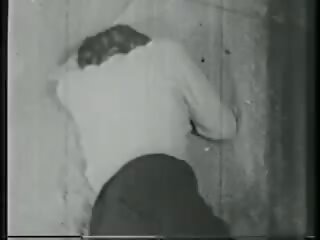 Mademoiselle 抽搐 juveniles putz 和 吸 它 深 和 快
