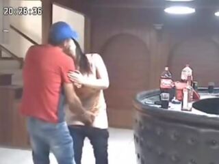 Pandaraya asawang babae nahuli sa spycam pag-aaway ng dalawang babae