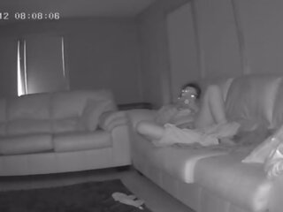 Irmã em lei apanhada masturbação em meu sofás housesitting escondido câmara