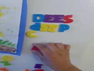 Dees çuň clean&period; kirli öý hojalykçy dee cleans and picks up around your house with no pants or türsüjek on&period;