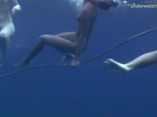 মেয়েরা উপর tenerife সাঁতার নগ্ন, বিনামূল্যে এইচ ডি রচনা ক্লিপ 45