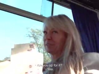 Czechstreets - luxurious milf knullet i en offentlig buss