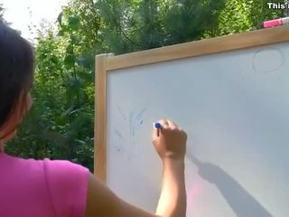 Erotisks siksna par jāšanās ar jauns mākslinieks ārā saspraude