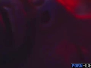 Pornfidelity গোথিক মধু অড্রে কালো রসালো দ্বারা রূটি pistol