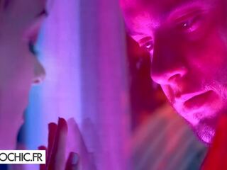Tiffany leiddi klipp av: dyp hals blowjob porno av dorcel klubb