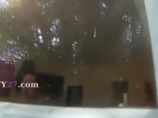 Tres joven adolescentes follando con ladrona