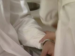 খুব groovy পায়ুপথ তিনজনের চুদা
