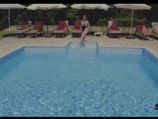 Amaris bere a těžký zkurvenej & obrovský obličejový