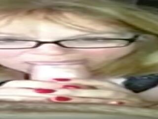 Blond brille tragen fußball mutter miranda saugt mitglied 0 | xhamster