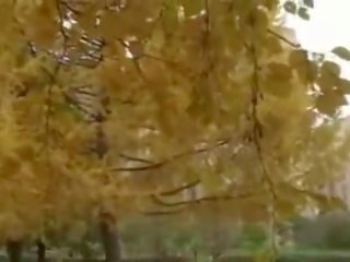 Тайна градина писинг на подвижен камера
