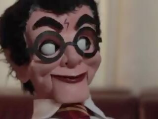 Harry ляльковий і в червоний глава strumpet