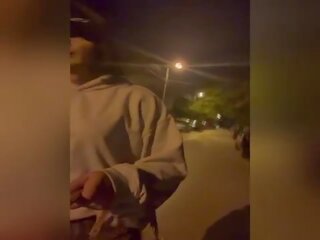 Harlot 娘娘腔 公 走 和 閃爍
