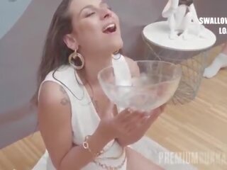 Premiumbukkake - بيلا ريكو يبتلع 62 ضخم جرعة cumshots
