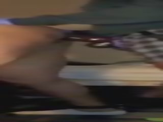 年輕 女士 同 藍色 膠乳 手套 spoils 他的 屁股: xxx 視頻 vid 達