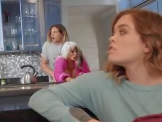Brazzers - sneaky gilf, gratuit américain papa xnxx xxx film film 94 | xhamster