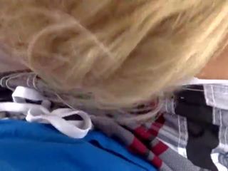 Blond tenåring stesøster blir en offentlig creampie på en båt