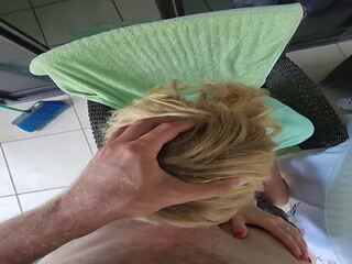 Mapagmahal ko vacation may asawa 52 taon luma hotwife ay nagbibigay sa pagsubo ng titi sa labas upang kanya asawa at pagkatapos napupunta sa loob upang makuha fucked mahirap