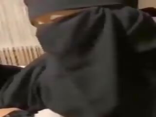 זיון 2, niqab