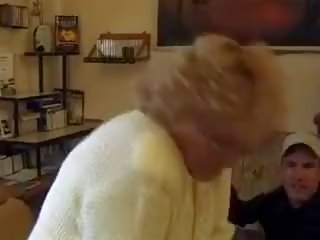 Matainas vecmāmiņa: bezmaksas matainas dvd x nominālā video video 15