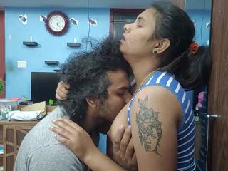 Mallu 一对 stupendous 胸部 咂 在 卧室 胸部 咂 在 卧室 印度人 德西 malayali 一对 热 胸部 咂 mallu 一对 浪漫