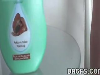 捷克語 妻子 看跌期權 洗劑 上 她的 se.