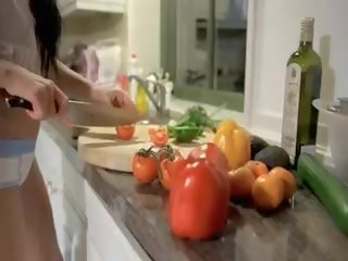 Unreal نباتي في لها ضيق المهبل