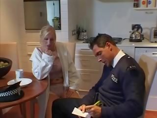 בריטי cops dp עלית אמא שאני אוהב לדפוק