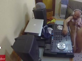 Dj ร่วมเพศ และ scratching ใน the เก้าอี้ ด้วย a ซ่อนเร้น แคม การสอดแนม ของฉัน ยิ่งใหญ่ gf