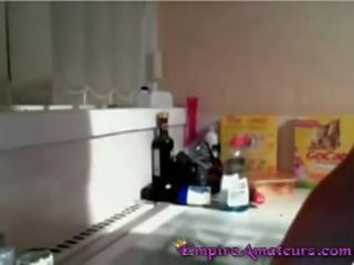 गोथिक टीन coocks और बेट्स में किचन