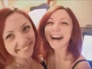 ツイン redheaded 姉妹