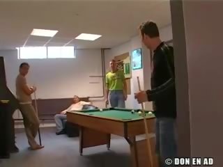 Réel +18 hollandais ado obtient gangbanged dur et aime la foutre
