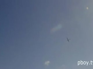 Smashing outstanding velký titty playboy bunnies jsou flying v a glider