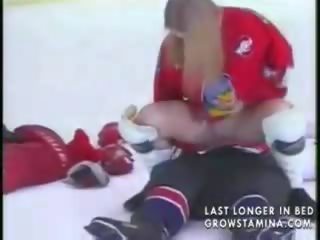 Ρωσικό σε ένα πάγος hockey παιχνίδι