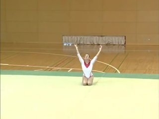 Lavinia - トップレス gymnastics