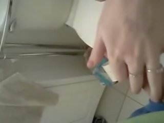 Ponytailed тийн гадно putz и кучешка чука в