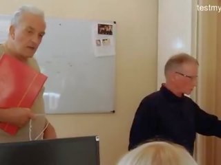 Pomo ja teini-ikäinen him- täysi video-: sh.st/edzci