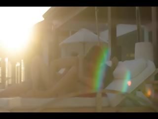 Hardin pagtatalik film sa maldives sunbed