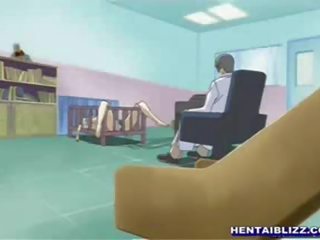 Пленителен индийско дърво прислужница с а muzzle получава електрически шок и прецака от зад