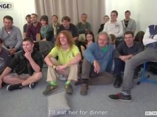 Full class of people see live fat boy's fail with Mea Melone